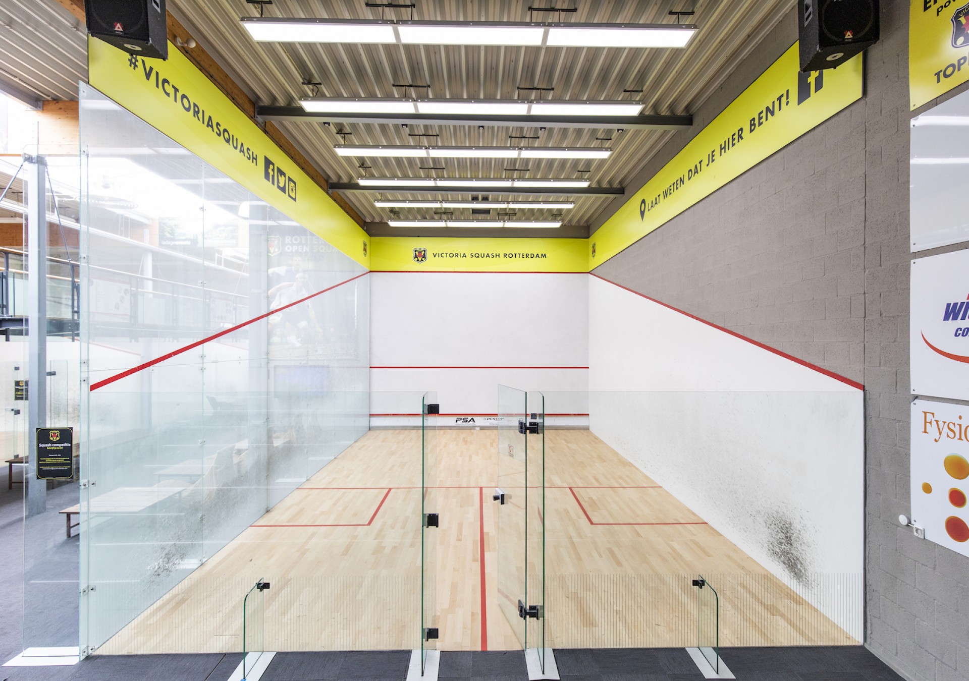 Squashen op een baan met stijl