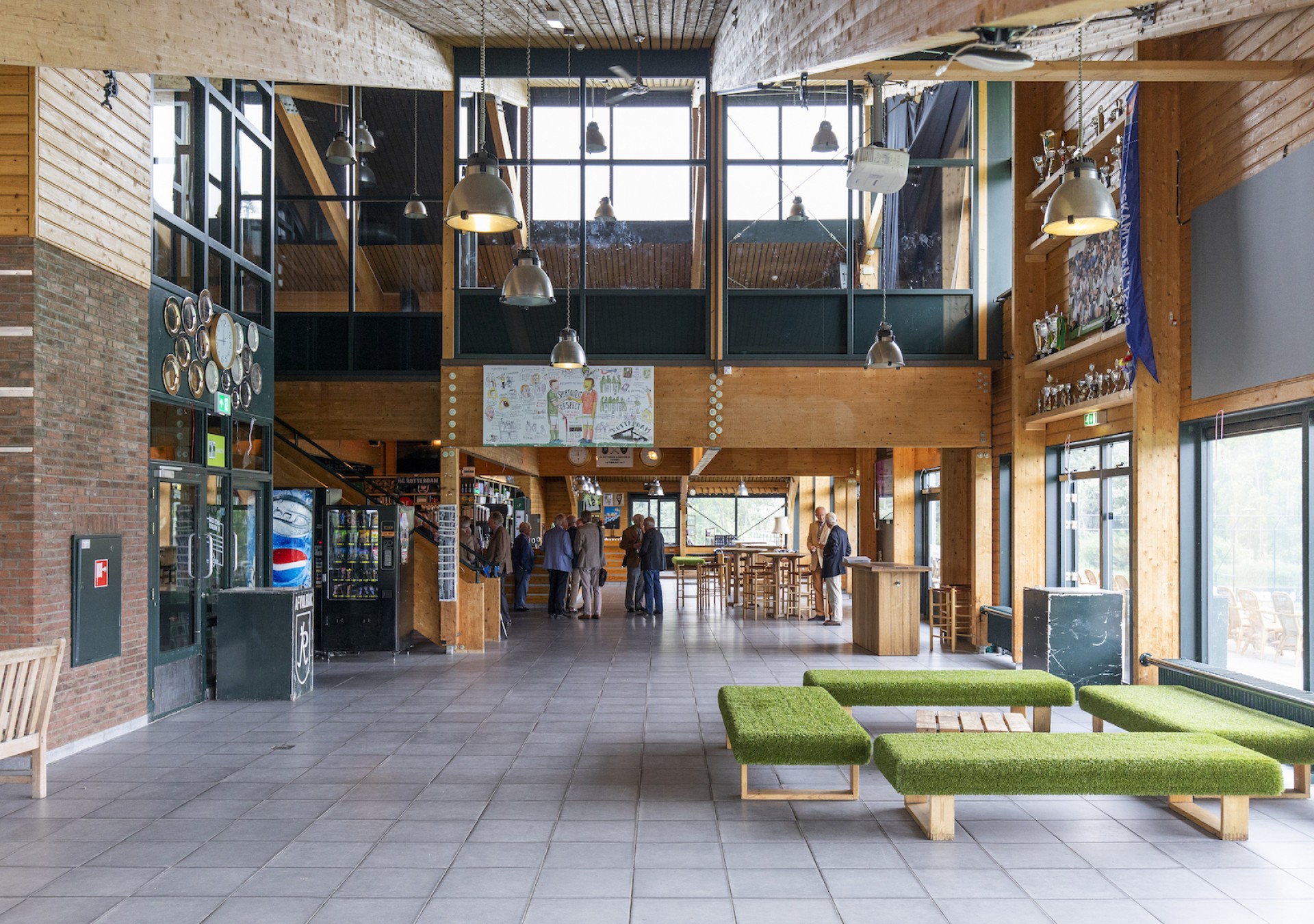 Gezellige kantine, voor een hapje en drankje na het sporten