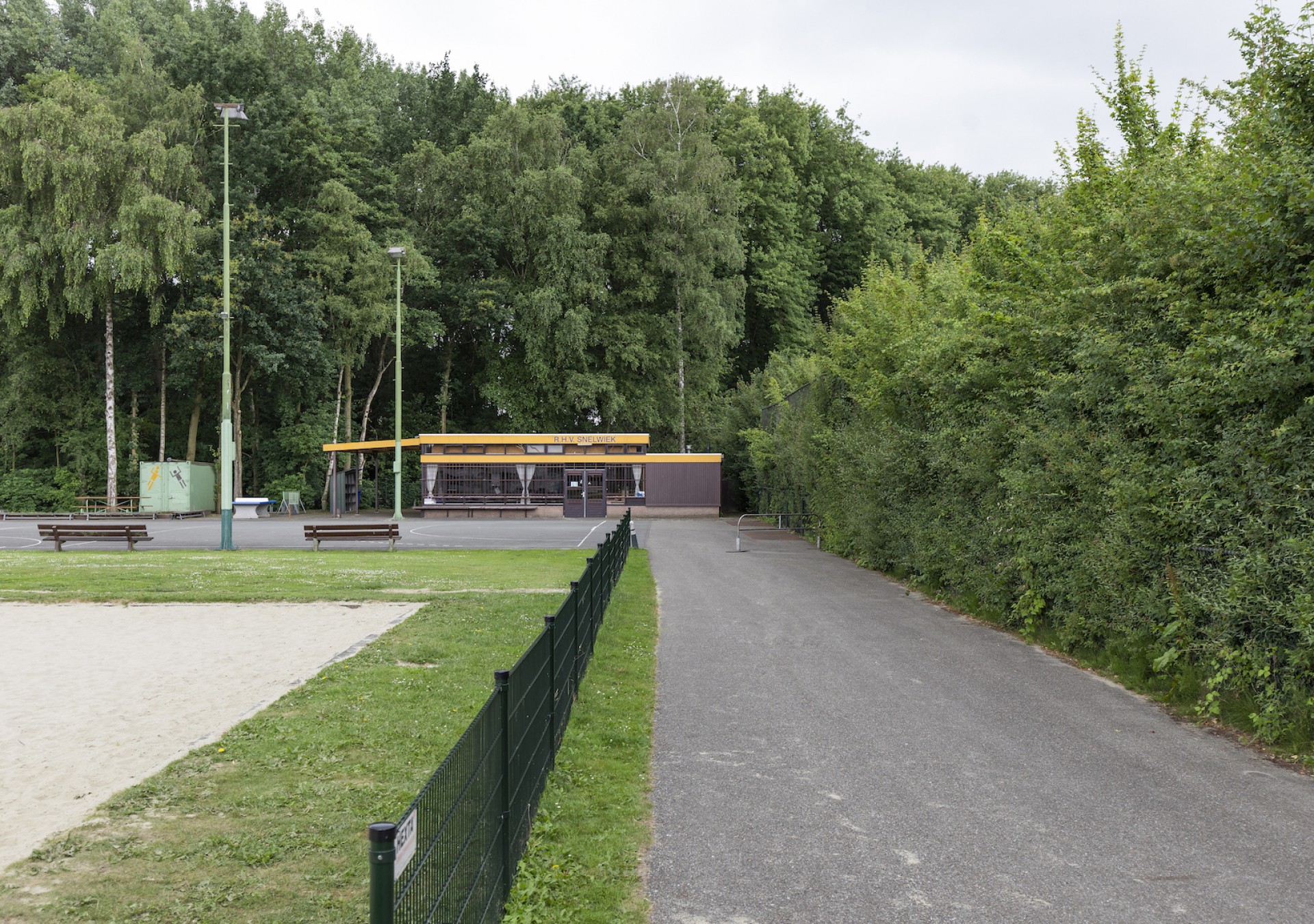 Het complex is vanaf meerdere kanten toegankelijk