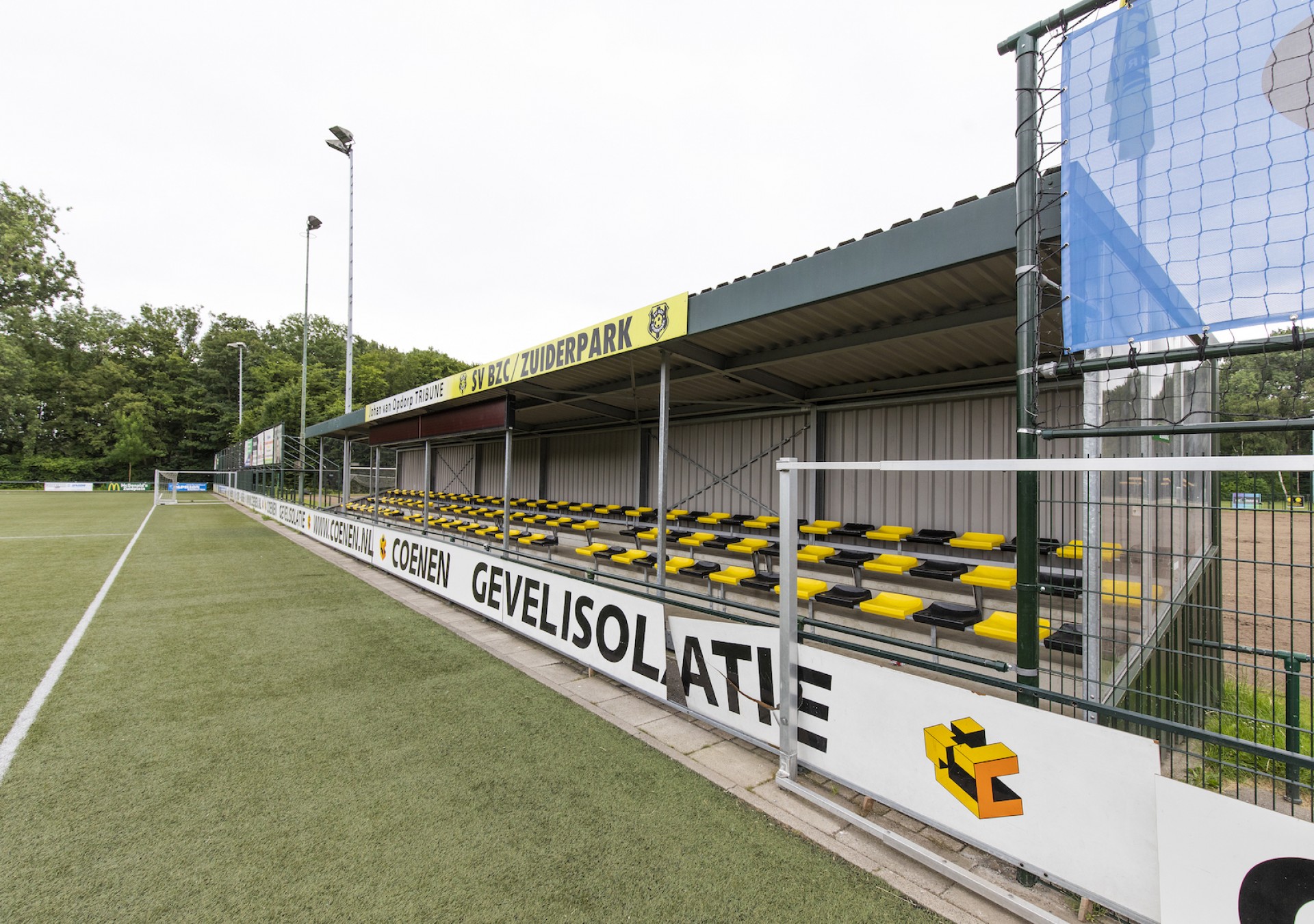 Ruime tribunes