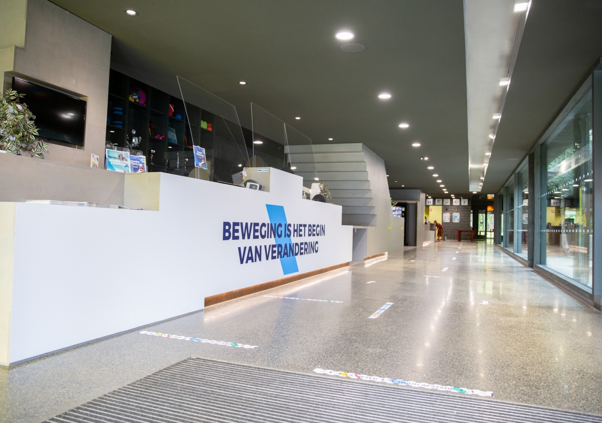 Door de receptie van De Rozenburcht